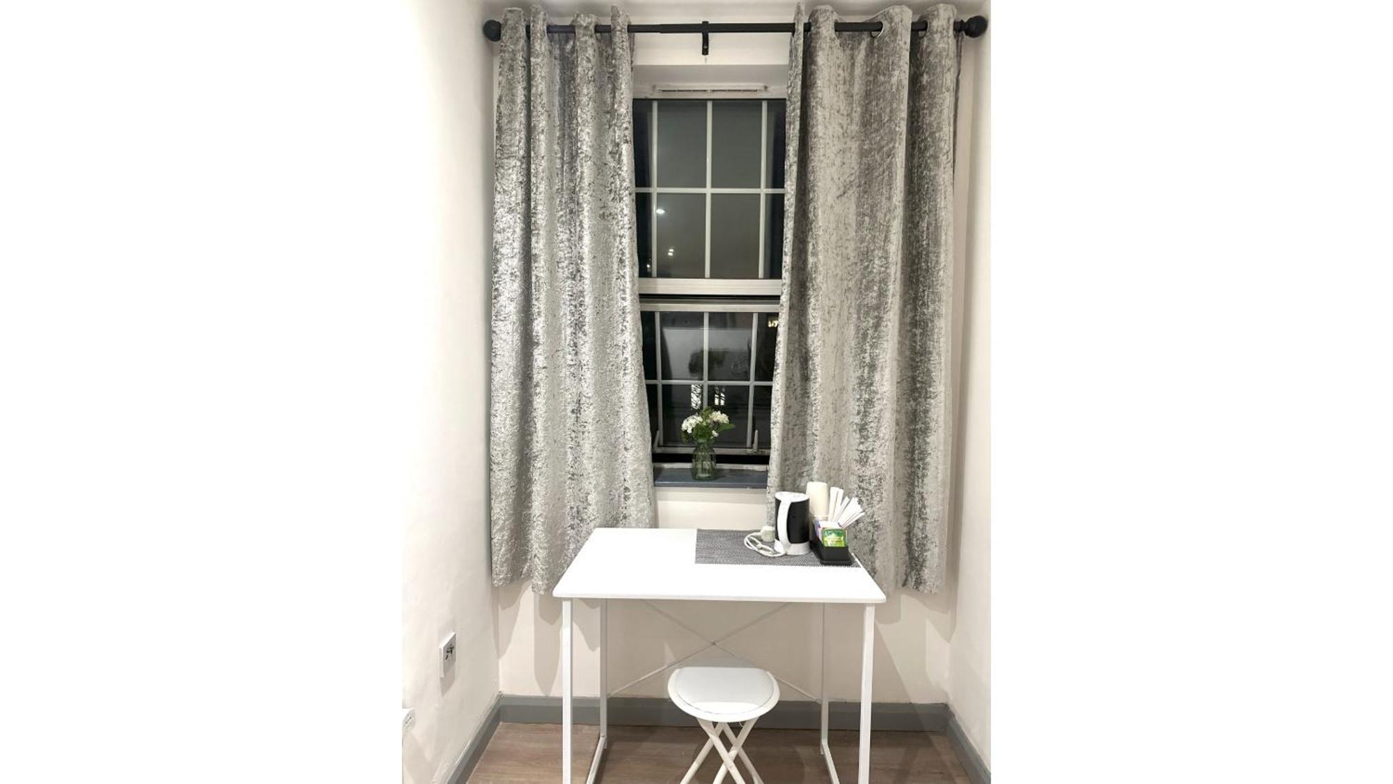 4 Bedrooms Flat In Londra